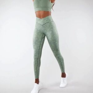 Buff Bunny Leggings Green Siren Floral Eden Size Medium Spandex High Waist Gym